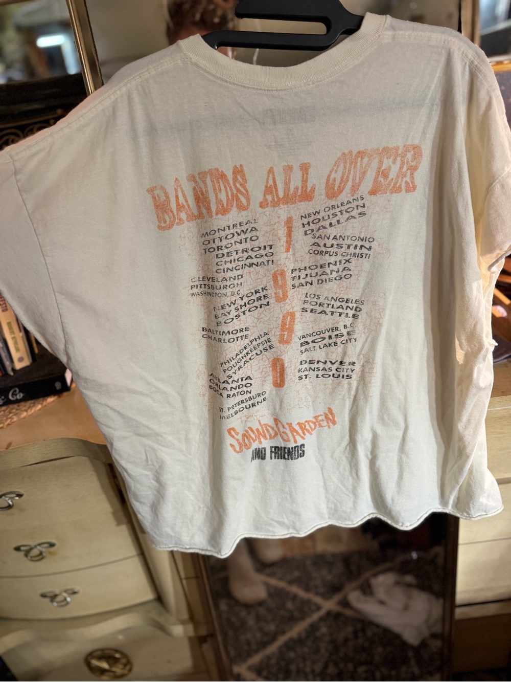 Urban Outfitters Soundgarden Graphic Band Tee - Blue Print. Cream color - Picture 3 of 3
